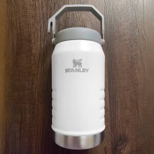 Stanley The Iceflow™ Flip Straw Jug - 64 oz - Polar